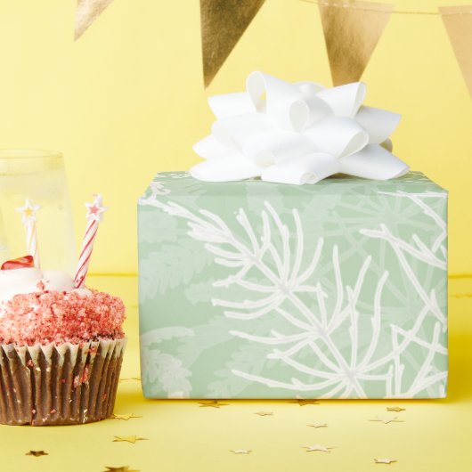 薄緑に白い花。 ラッピングペーパー (誕生日パーティー)