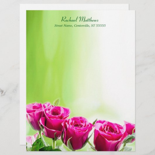 薄緑の背景の赤紫のピンクのバラ レターヘッド (正面/裏面)