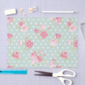 薄緑の、ピンクのバラ、ぼろぼろの上品、パターン、ヴィンテージ 薄葉紙 (クラフト)