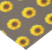 薄茶色のテーブルクロスに黄色のひまわり テーブルクロス (アングル)