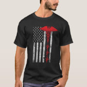薄赤線USA米国国旗のハートビートプライドナースT Tシャツ (正面)