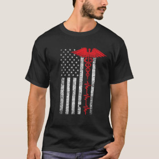 薄赤線USA米国国旗のハートビートプライドナースT Tシャツ