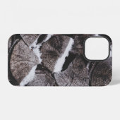 薪の山のクローズアップ写真 iPhoneケース (裏面横)