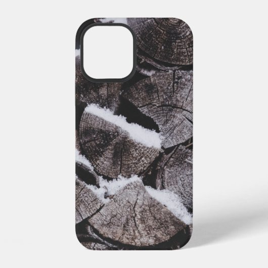 薪の山のクローズアップ写真 iPhoneケース (裏面)