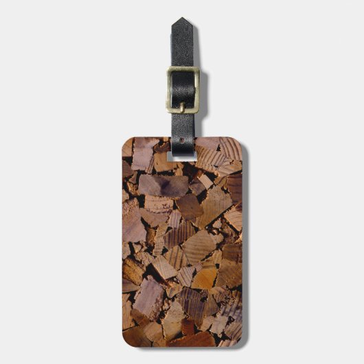 薪の素朴なキャビン木目の樹皮パターン ラゲッジタグ (正面縦)