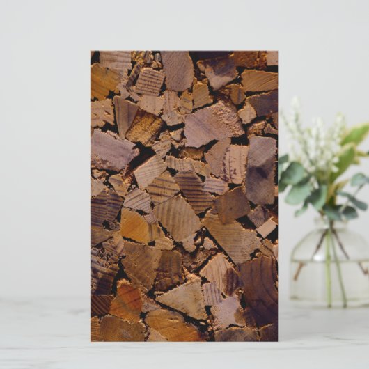 薪の素朴なキャビン木目の樹皮パターン 便箋 (スタンド正面)