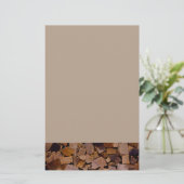 薪の素朴なキャビン木目の樹皮パターン 便箋 (スタンド正面)