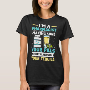 薬と衝突しないように注意する薬剤師 Tシャツ