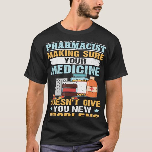 薬を気に確かめる外来薬剤師 Tシャツ (正面)