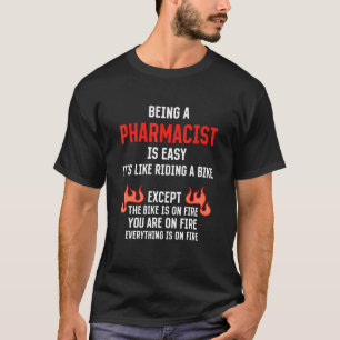 薬剤師とは簡単薬局のユーモア Tシャツ