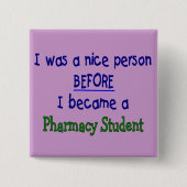 薬学学生のおもしろTシャツ及びギフト 缶バッジ (正面)