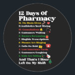 薬局の12の日おもしろいChristmas Pharmacist Tec ラウンドシール<br><div class="desc">薬学の技術のためのシャツ，薬学のためのギフト，薬学の技術の生命シャツ，薬局の技術者のシャツ， Peace Love Pharmacyは薬剤師，必須労働者，医療従事者，ナース医師，フロントラインヒーロー，医療従事者のための完璧なギフトである。薬局技術者のノベルティデザインは、薬局技術または薬剤師に最適である。デザインおもしろいは言う： "私が数えている私と話さないで"薬学技術ノベルティデザインは国家薬学技術者の日のための完璧な感謝のアイディアである</div>