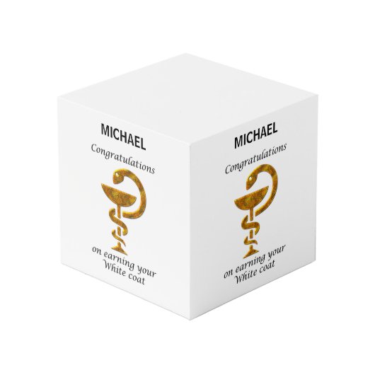 薬局ホワイトコート式おめでとうございます フォトキューブ (裏面アングル)