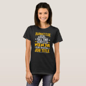 薬局係の役職タイトル薬局労働者の雇用 Tシャツ (正面フル)