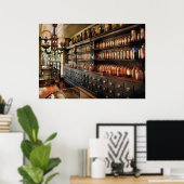 薬局 – 非常に多くの引き出しとボトル ポスター (ホームオフィス)