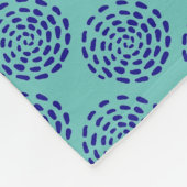 藍色の濃いストライプの青の円のパターン フリースブランケット (角)