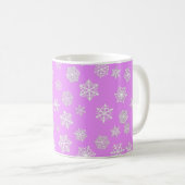 蘭の背景に白い雪の結晶 コーヒーマグカップ (正面右)