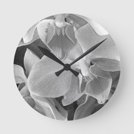 蘭の花が灰色で咲き乱れる ラウンド壁時計 (正面)