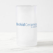 蘭の製陶術によって曇らされるマグ フロストグラスビールジョッキ (中央)