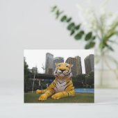 虎が旧正月のはがきに膨らむ ポストカード (スタンド正面)