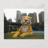 虎が旧正月のはがきに膨らむ ポストカード (正面)