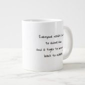 「虎が現実に戻る」タイガーのシンボルC ジャンボコーヒーマグカップ (正面右)