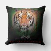 虎のやる気を起こさせる偉業 クッション (正面)