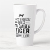 虎のマグになれないかぎり自分でいてくれ カフェラテマグ (右)