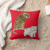 虎の仔たちは仲良しです クッション (ブランケット)