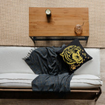 虎の頭の吠える爪の黒