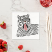 虎は雪の中に横たわり、舌を見せている スタンダードカクテルナプキン (インサイチュ)