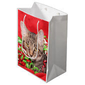 虎猫の子猫のクリスマス ミディアムペーパーバッグ (正面アングル)