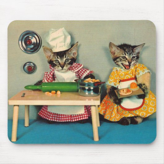 虎猫の子猫シェフと虎猫の子猫アシスタント マウスパッド (正面)