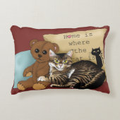 虎猫ホームブルガンディキャット アクセントクッション (正面)