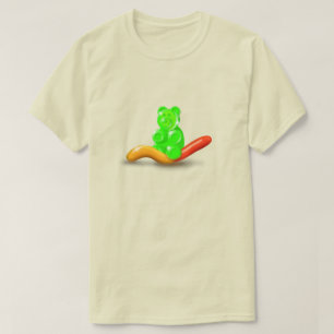 虫のグミに乗ったクマのグミ Tシャツ