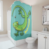 虫の漫画と可愛い幸せな緑のゲッコ挨拶 シャワーカーテン (インサイチュ)