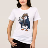 虫眼鏡と魚を持つペンギン探偵 トライブレンドTシャツ (正面)
