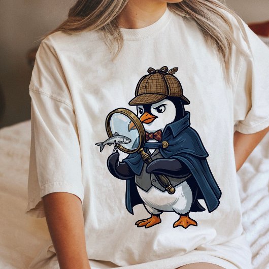 虫眼鏡と魚を持つペンギン探偵 トライブレンドTシャツ