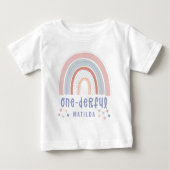 虹とハート1歳パーソナライズされた日 ベビーTシャツ (正面)