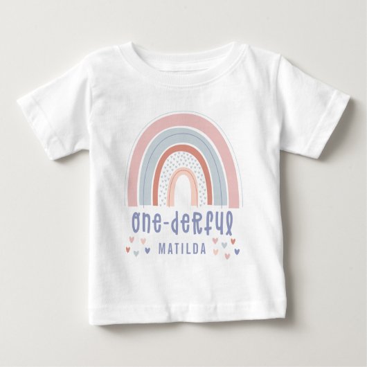 虹とハート1歳パーソナライズされた日 ベビーTシャツ (正面)