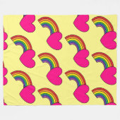 虹とホットピンク色のハート付きイエローブランケット フリースブランケット (正面(横))