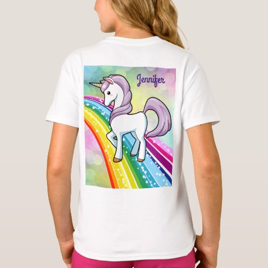 虹と一角獣（ユニコーン）のTシャツ女の子のシャツパーソナライズ Tシャツ (裏面)