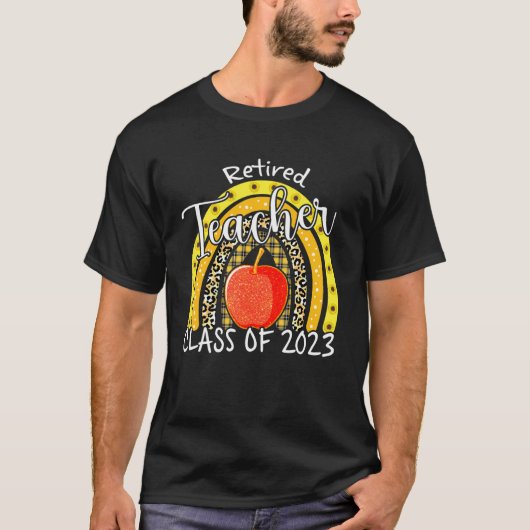 虹と共に退職するキュートな教師 クラス2023 メンズ Tシャツ (正面)
