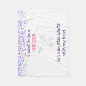 虹と紙吹雪で輝くユニコーンおもしろい フリースブランケット (正面)