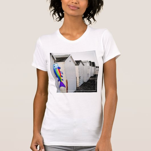 虹によって着色される凧 Tシャツ (正面)