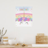 虹のかわいいおもしろいが角をピンで囲むユニコーンゲーム ポスター (キッチン)