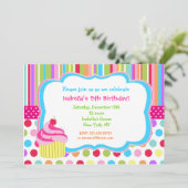 虹のカップケーキのバースデーパーティ招待状 招待状 (スタンド正面)