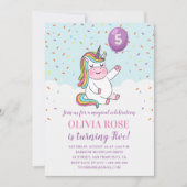 虹のコンフェッティ キュートなピンクのユニコーンの誕生日パーティー 招待状 (正面)