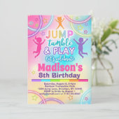 虹のトランポリンパークの女の子の誕生日ジャンプ 招待状 (スタンド正面)