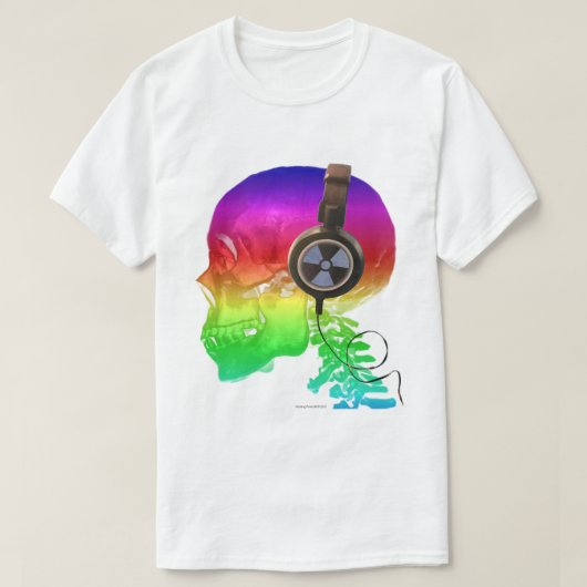 虹のトリップ(幻覚体験)のようななスカルの骨音楽 Tシャツ (デザイン正面)